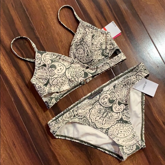Vince Camuto Other - 👙 NWT Vince Camuto Bikini Size XS